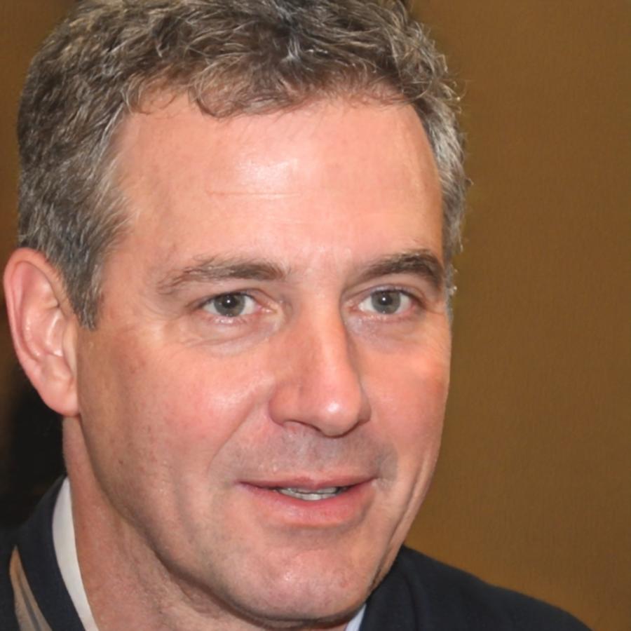 Teilnehmer bei praktischer Übung zur Datenverschlüsselung